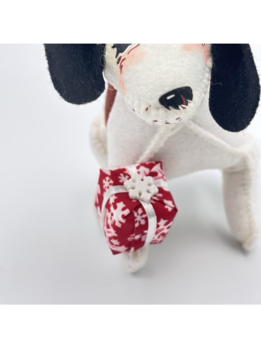 2009 Annalee Dolls Christmas Hound Puppy Dog Snowflake Red Hat Gift Present 7” - Picture 8 of 16
